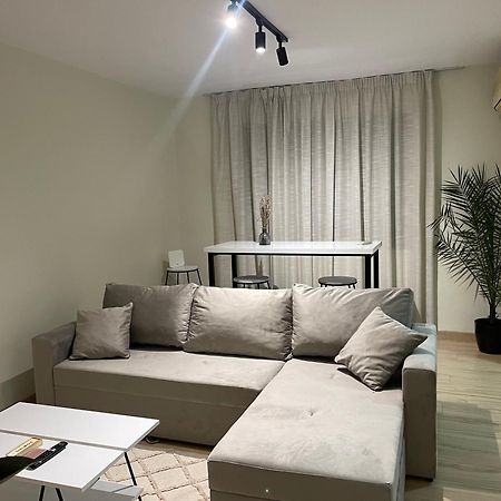 White Apartment, In The Center Of Tirana Bagian luar foto