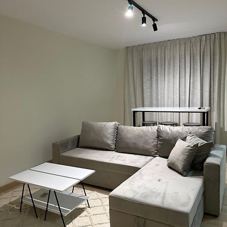 White Apartment, In The Center Of Tirana Bagian luar foto
